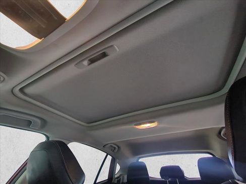 Used 2020 Subaru Crosstrek 2.0i Limited w/ Moonroof Package w/Navigation AWD/4WD image 21