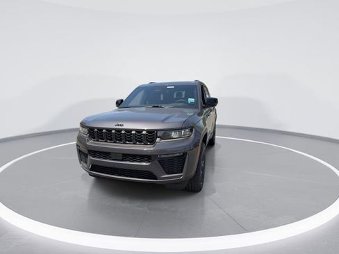 New 2026 Jeep Grand Cherokee L Limited AWD/4WD image 3