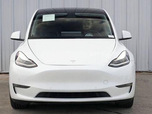 Used 2021 Tesla Model Y Long Range image 48