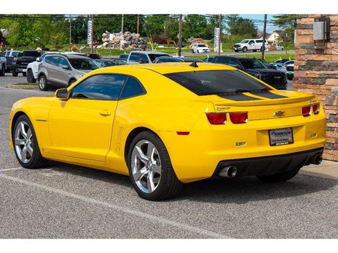 Used 2010 Chevrolet Camaro SS RWD image 5