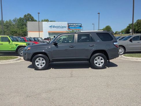 Used 2024 Toyota 4Runner SR5 AWD/4WD image 2