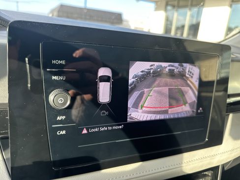 Used 2025 Volkswagen Taos S image 18