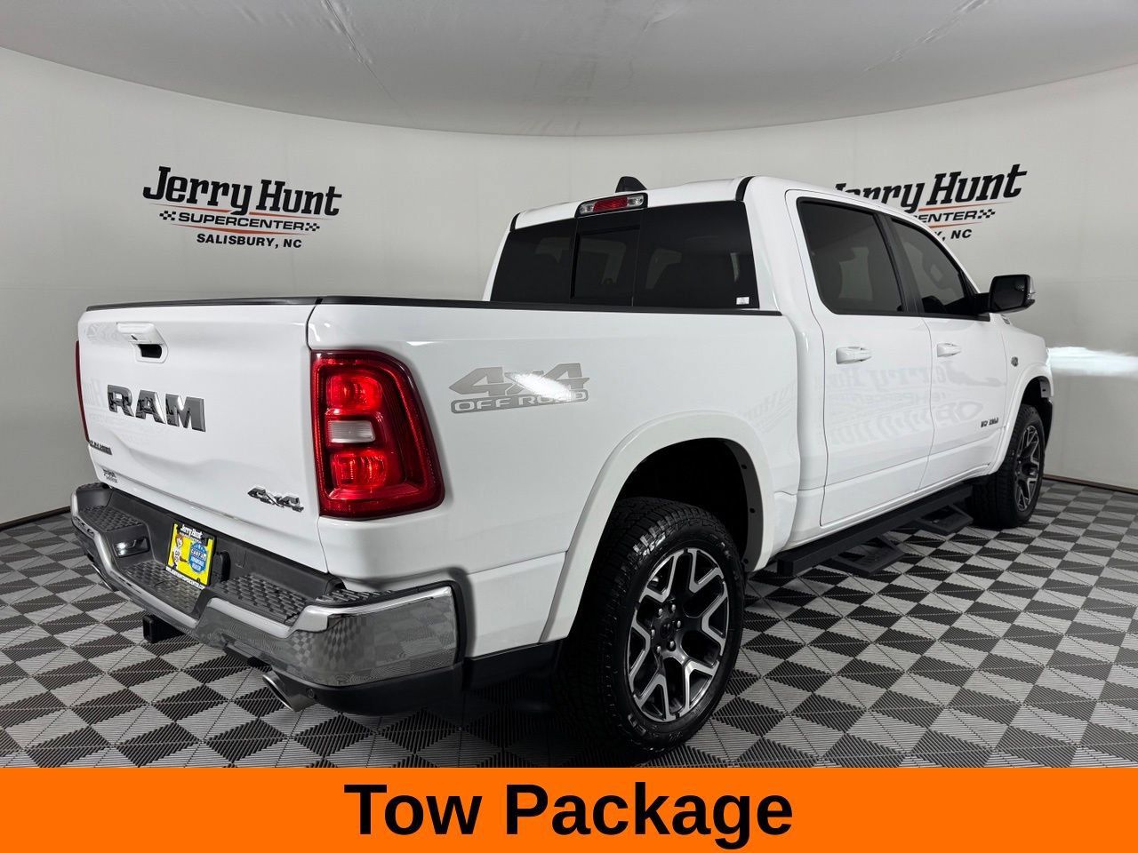 Used 2026 RAM 1500 Laramie w/ Off Road Group AWD/4WD image 7