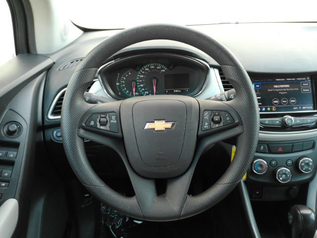 Used 2022 Chevrolet Trax LS w/ Tint and Cruise Package AWD/4WD image 27