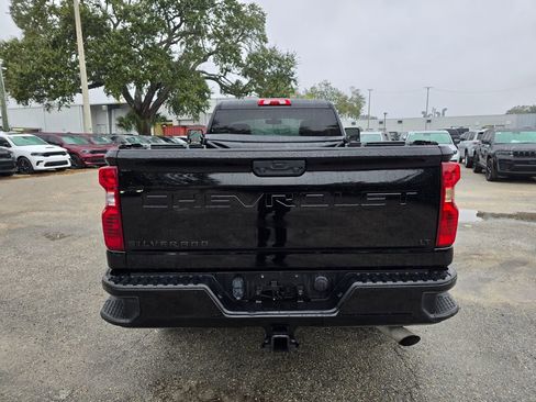 Used 2022 Chevrolet Silverado 2500 LT w/ Convenience Package image 5
