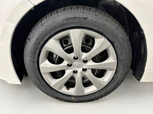 Used 2025 Toyota Corolla LE FWD image 35