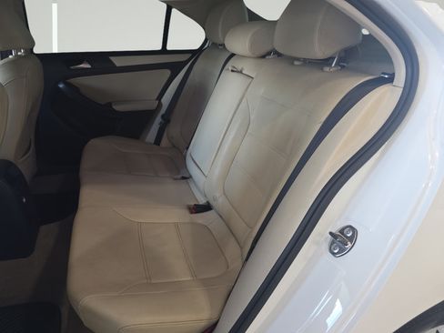 Used 2012 Volkswagen Jetta SE FWD image 24