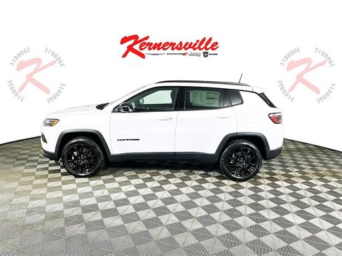 New 2026 Jeep Compass Latitude image 4