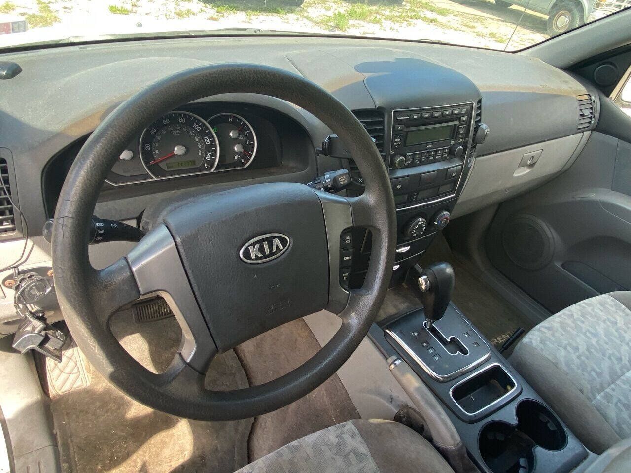 Used 2008 Kia Sorento 2WD image 12