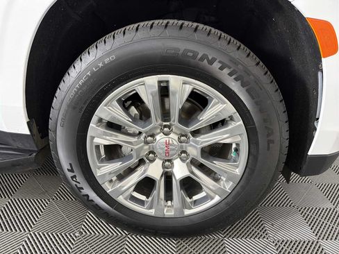 Used 2024 GMC Yukon XL Denali RWD image 10