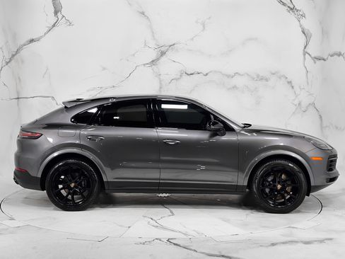Used 2022 Porsche Cayenne Coupe AWD/4WD image 12