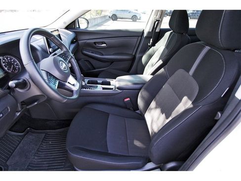 Used 2025 Nissan Sentra SV w/ All-Weather Package image 6