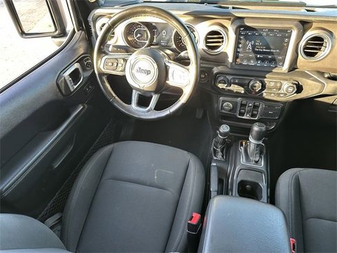 Used 2020 Jeep Gladiator Overland image 15