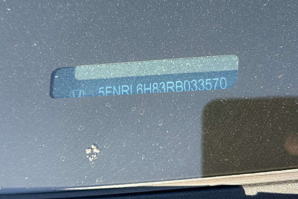 Used 2024 Honda Odyssey Touring image 3