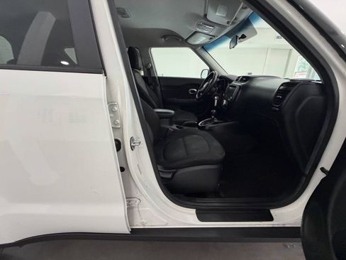 Used 2019 Kia Soul + FWD image 10