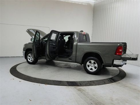 New 2026 RAM 1500 4x4 Crew Cab image 13