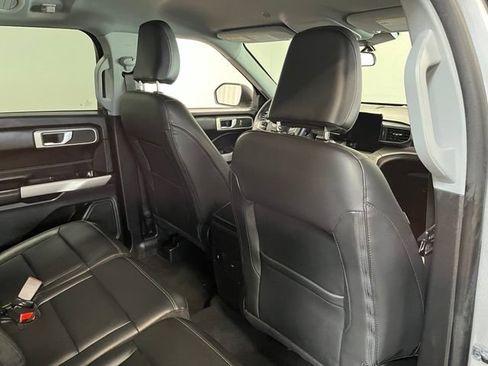 Used 2023 Ford Explorer XLT w/ Equipment Group 202A AWD/4WD image 14