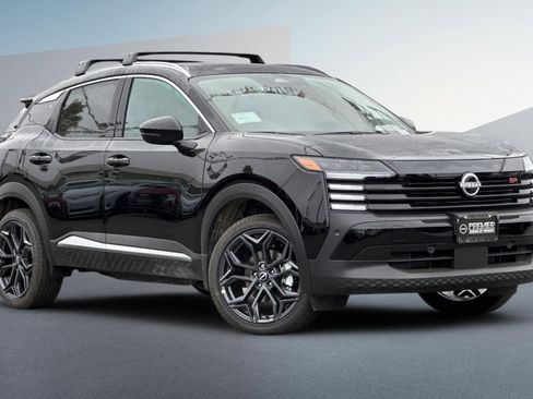 New 2026 Nissan Kicks SR w/ SR Premium Package image 2