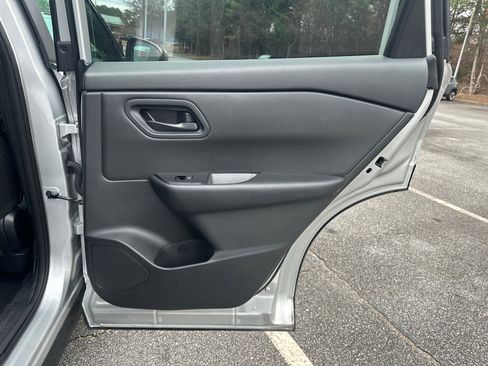 Used 2024 Nissan Rogue S image 16