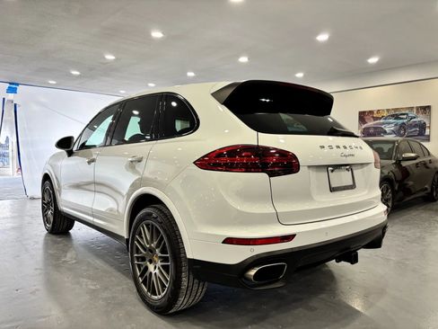 Used 2017 Porsche Cayenne Platinum Edition w/ Premium Package (PJV) image 5