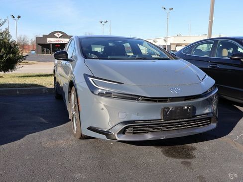 Used 2024 Toyota Prius Limited image 10