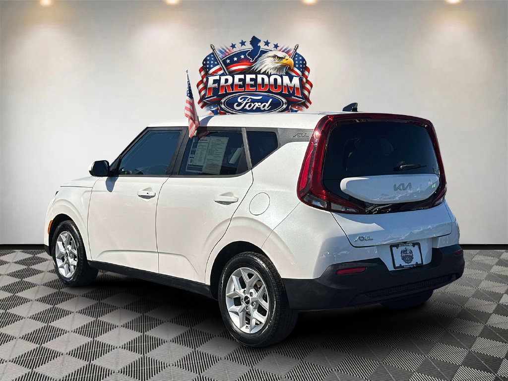 Used 2022 Kia Soul S FWD image 6