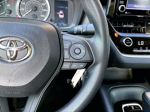 Used 2022 Toyota Corolla LE FWD image 25