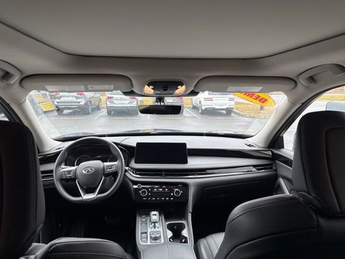 Certified 2025 INFINITI QX60 Pure image 13