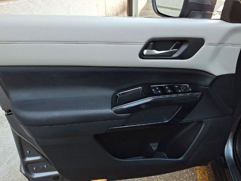 Certified 2022 Nissan Pathfinder SV w/ SV Black Package image 14