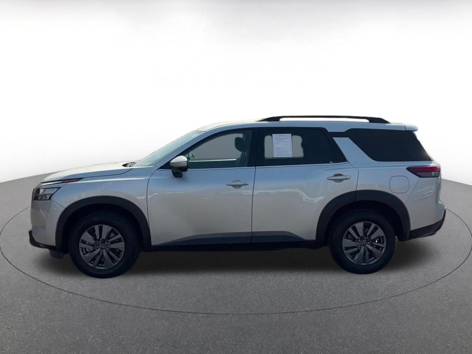 Used 2025 Nissan Pathfinder SV AWD/4WD image 8