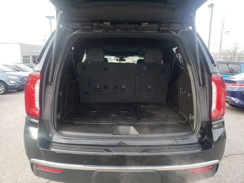 Used 2021 GMC Yukon XL SLT image 16