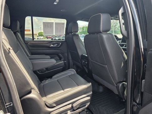 Used 2024 Chevrolet Suburban Premier AWD/4WD image 25