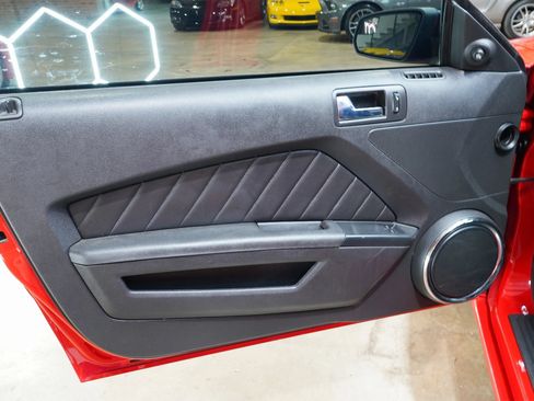 Used 2013 Ford Mustang GT Premium RWD image 24