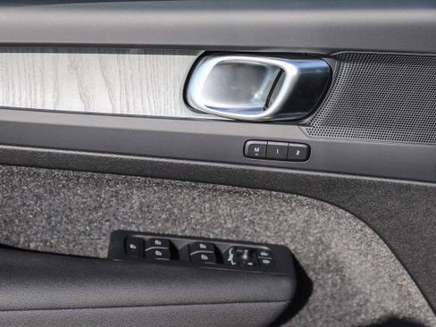 Used 2025 Volvo XC40 B5 Core w/ Protection Package Premier image 23