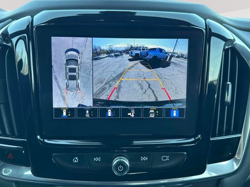 Used 2022 Chevrolet Traverse RS image 13
