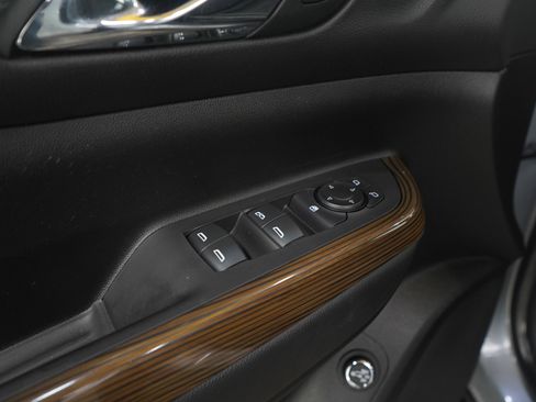 Used 2023 GMC Acadia SLE w/ Driver Convenience Package image 21