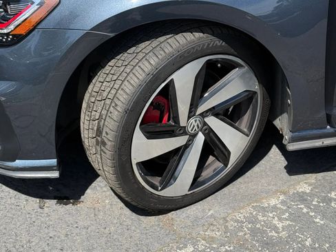 Used 2018 Volkswagen GTI SE w/ SE Leather Package FWD image 18