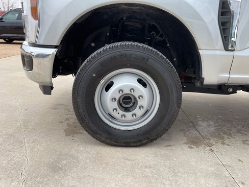 Used 2024 Ford F350 XLT w/ FX4 Off-Road Package image 15