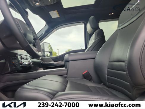 Used 2025 Ford F350 Platinum w/ FX4 Off-Road Package AWD/4WD image 27