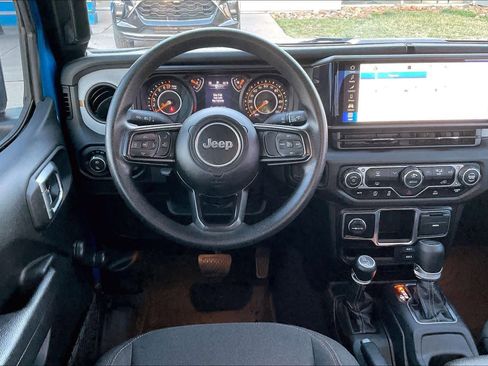 Used 2024 Jeep Gladiator Sport image 7