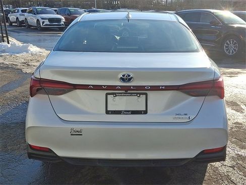 Used 2019 Toyota Avalon XLE image 5