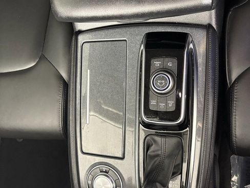 Used 2023 Nissan Armada SV image 33