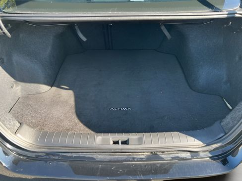 Used 2015 Nissan Altima 2.5 SL w/ Moonroof Package FWD image 10