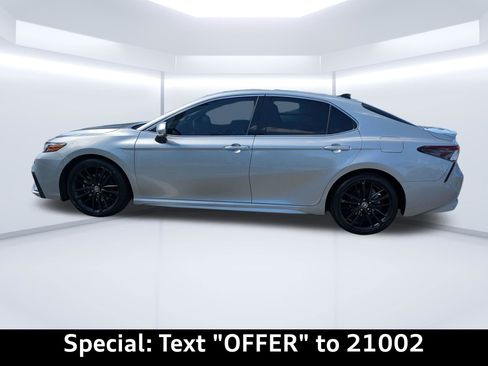 Used 2022 Toyota Camry XSE w/ Navigation Package FWD image 6