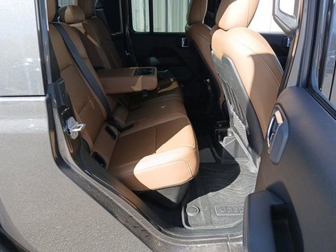 Used 2020 Jeep Gladiator Rubicon image 35