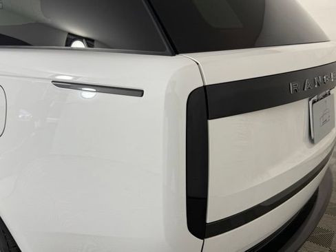 Used 2025 Land Rover Range Rover SE AWD/4WD image 15