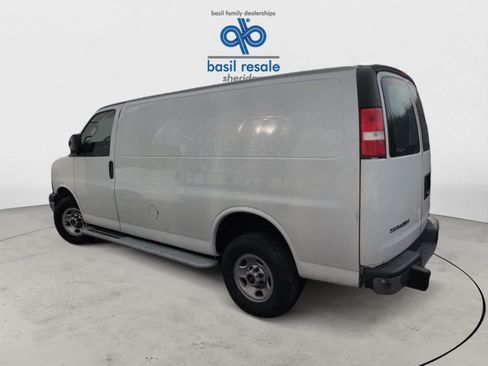 Used 2023 GMC Savana 2500 w/ Driver Convenience Package RWD image 5