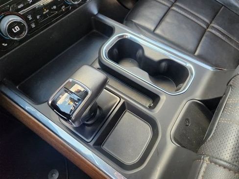 Used 2022 Chevrolet Silverado 1500 High Country w/ High Country Premium Package AWD/4WD image 18