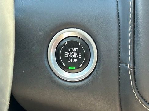 Used 2023 GMC Yukon Denali Ultimate AWD/4WD image 30