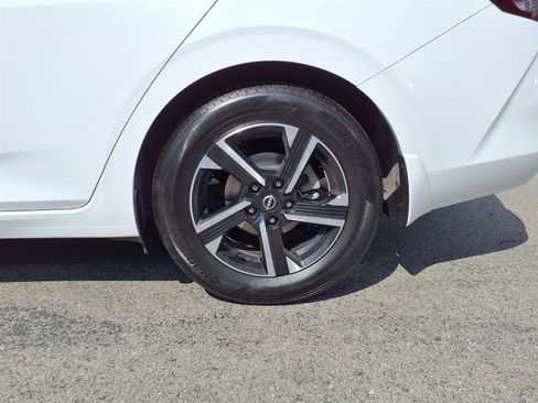 Used 2025 Nissan Sentra SV FWD image 5